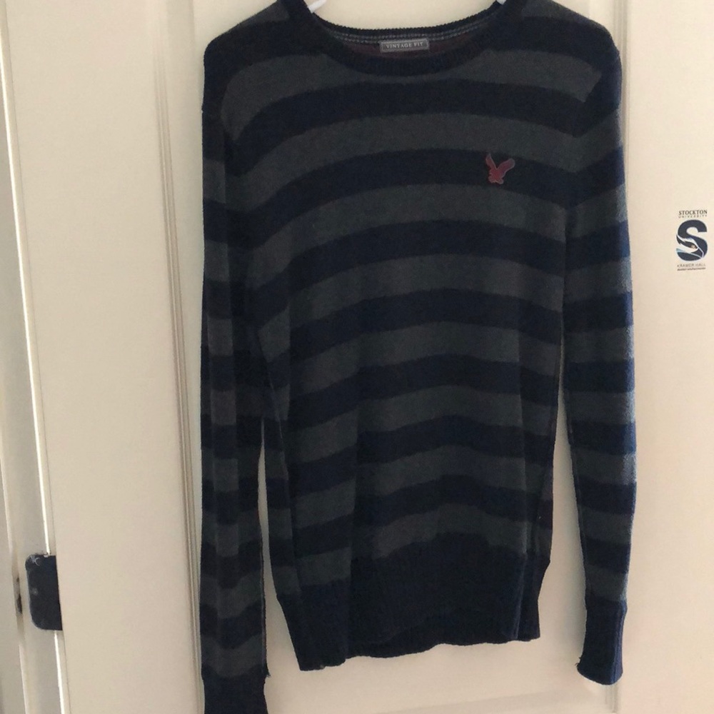 American Eagle sweater